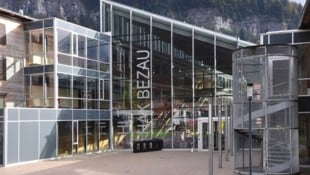 Die Bezauer Wirtschaftsschulen vereinen die vier Schulformen HAK, Höhere Lehranstalt für ...