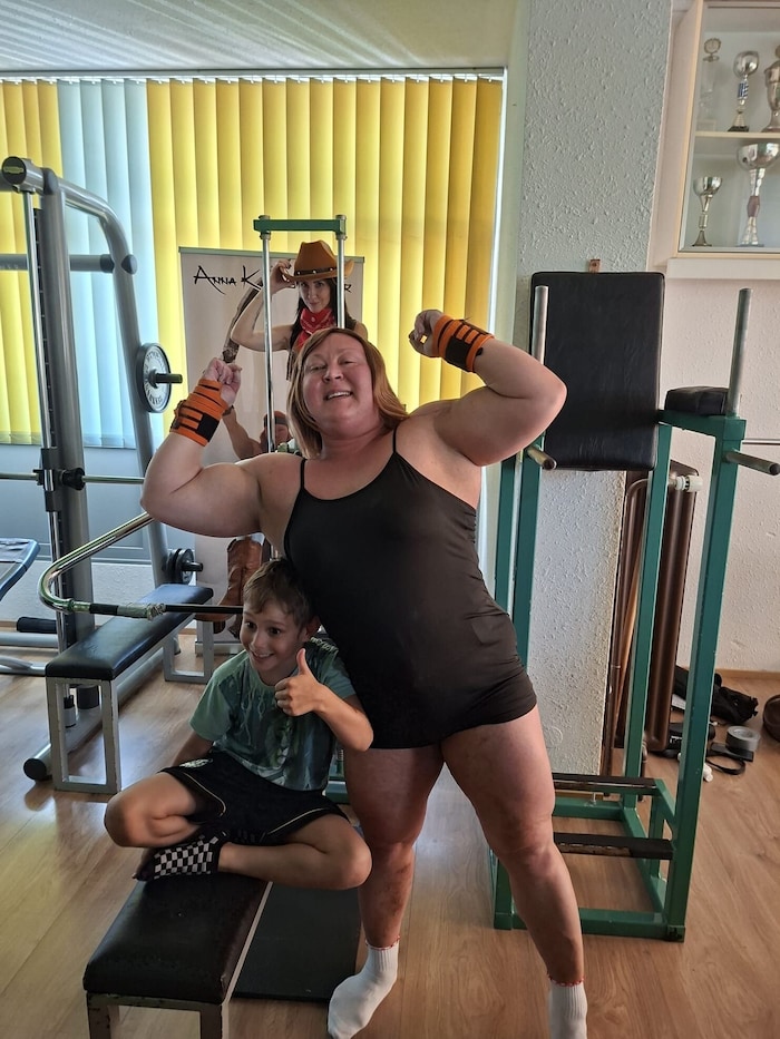 Diese Frau hat Kraft ohne Ende.