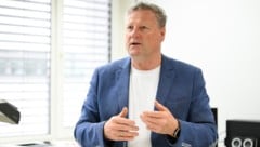 Chefinspektor Bernhard Zauner muss als Leiter der Tatort-Gruppe des Landeskriminalamts ...
