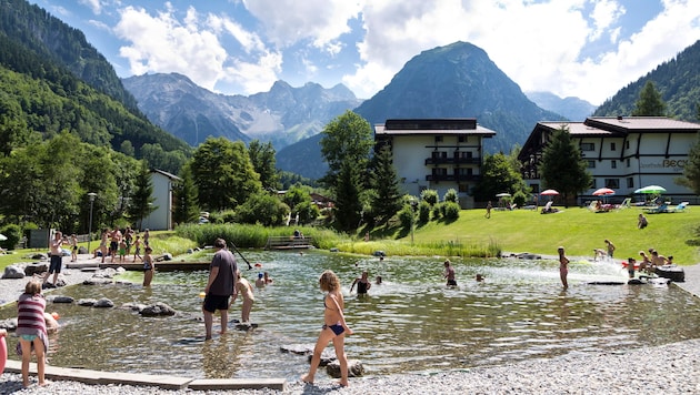 Teure Reisen oder jeden Tag ein neues Ferienabenteuer organisieren? Stefan Vögel denkt gar nicht ...