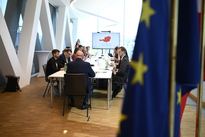 Kurz vor seinem Tour-Auftakt stand Stocker den Medien noch Rede und Antwort.