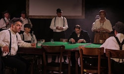Auch die vielen Darsteller der Theatergruppe Dellach werden stimmig ins Geschichtskonstrukt ...
