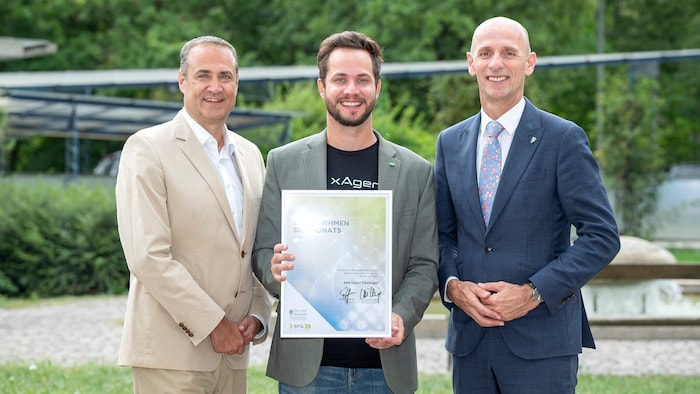 Ernennung zum Unternehmen des Monats: Christoph Ludwig (SFG), Benjamin Gigerl (AAA Agents) und ...