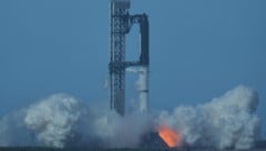 Der 13. Testflug des Raketensystems Starship ist wegen Problemen mit den Triebwerken abgebrochen ...