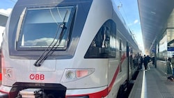Der Zugverkehr ist auch am Freitag noch massiv eingeschränkt auf der Strecke. 