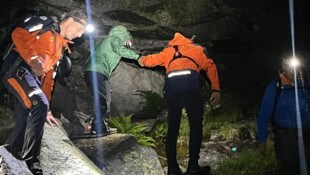 16 Bergretter holten die Wanderin aus ihrer misslichen Lage.