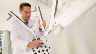 2023 führte Prof. Mittermair auch die Da-Vinci-Roboterchirurgie in Kärnten ein.