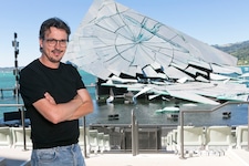 Im Interview spricht Damiano Michieletto über eine Partygesellschaft, die keine Schwäche duldet, ...