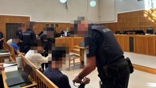 Den vier Angeklagten blieb gar nichts anderes übrig, als die Taten zu gestehen. 