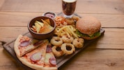 Sogenannte „hochverarbeitete Lebensmittel“ wie Fertiggerichte, Chips oder Wurstwaren enthalten ...