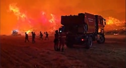 Die spanische Militärische Notfalleinheit (UME) kämpfte die ganze Nacht gegen einen riesigen ...