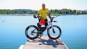 Fabio Richlan, Präsident des Trumer Tri Teams, bei ihm zuhause.