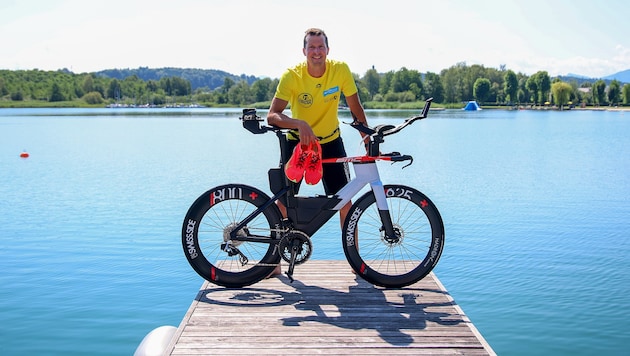 Fabio Richlan, Präsident des Trumer Tri Teams, bei ihm zuhause.