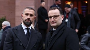Jens Spahn hatte sich als zuständiger Minister einst kritisch gegenüber einer Leihmutterschaft ...