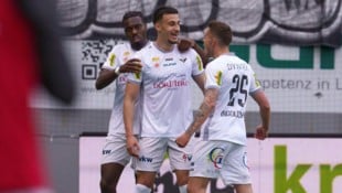 Schon in der Vorsaison war Srdjan Hrstic (Mitte) als Leihspieler in Altach.