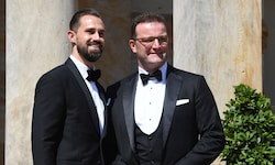 Jens Spahn und sein Ehemann sind jetzt stolze Eltern.