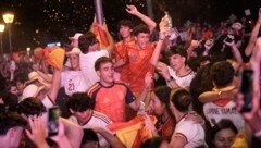 Die spanischen Fans sind in Extase.