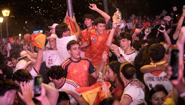 Die spanischen Fans sind in Extase.