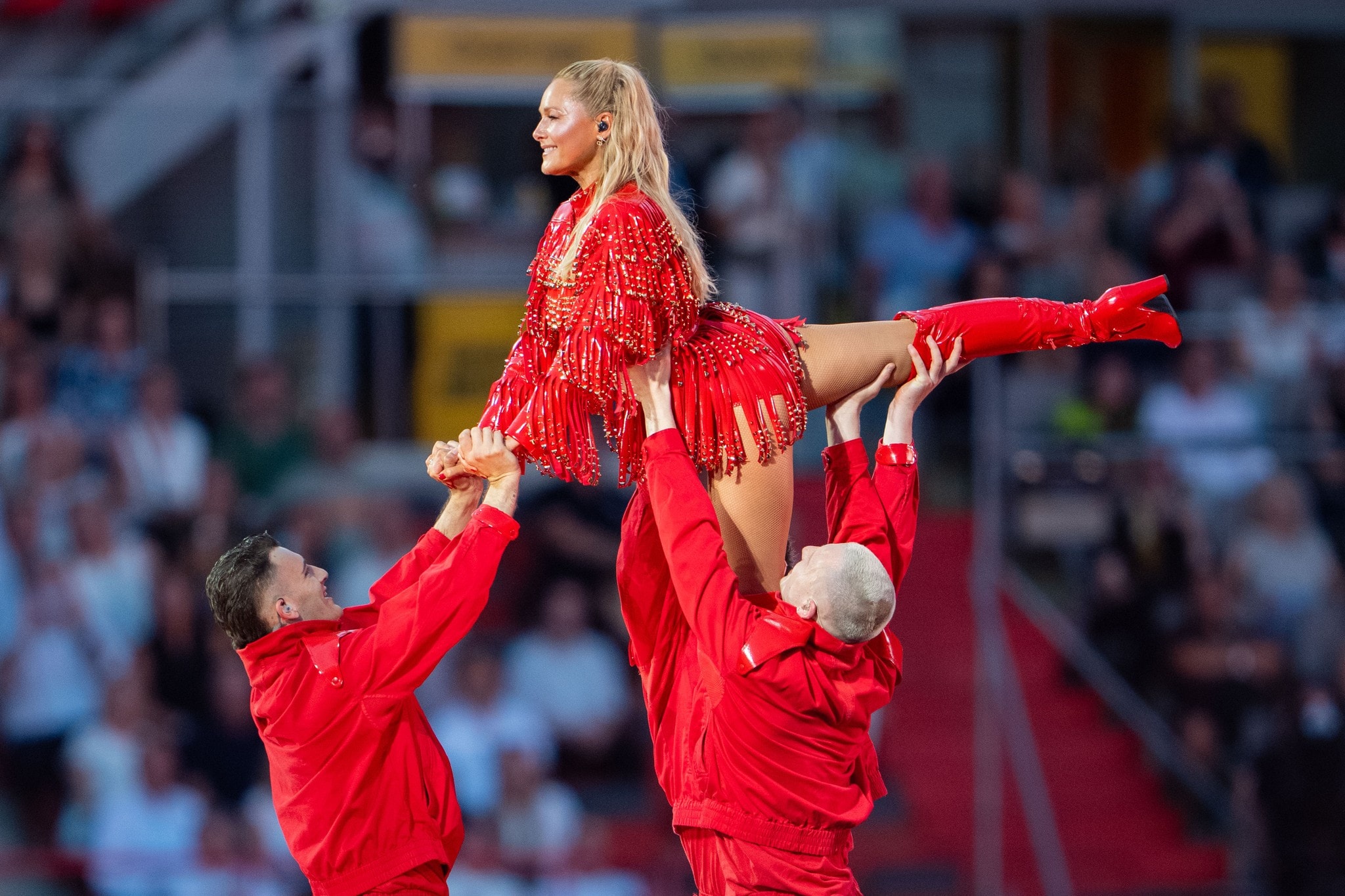 57.500 Fischer-Fans fanden sich im Juli im Wiener Happel-Stadion ein, um ihre Heldin acht Jahre ...