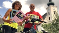 Christine und Walter Emathinger aus Offenhausen haben alle Gemeinden in OÖ mit dem Fahrrad ...