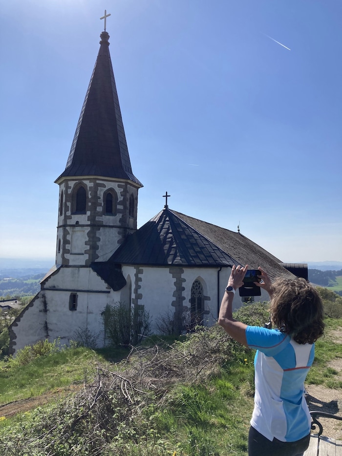Überall wurden das Gemeindeamt und die Kirche fotografiert. Hier in St. Thomas am Blasenstein.