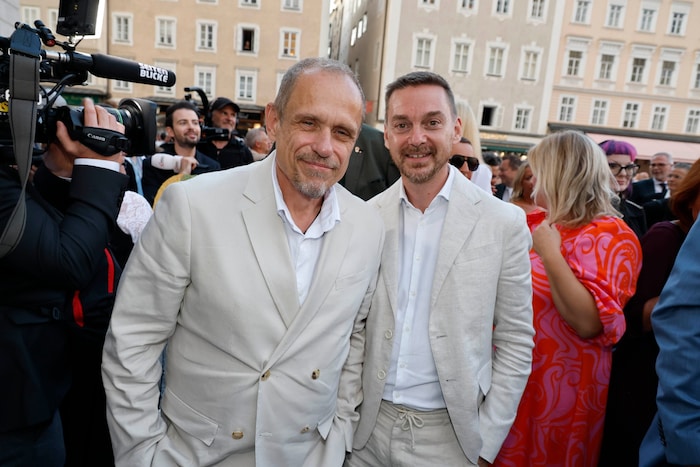 Vorfreude auf den Festspielabend: Gery Keszler mit Partner.
