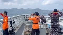 In Indonesien sind fünf Menschen nach einem Schiffsunglück gerettet worden. Zahlreiche weitere ...