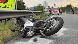 Die Polizei fand den flüchtigen Lenker, der offenbar ein Glas zu viel getrunken hatte, recht ...