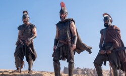 Matt Damon (m.) verkörpert in dem Epos den Helden Odysseus.