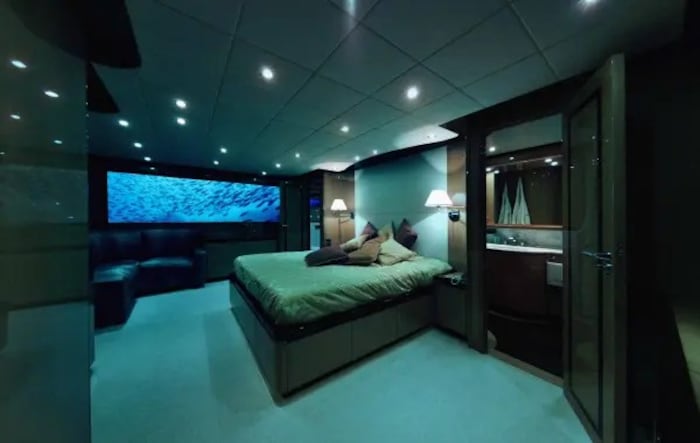 This is what the rooms in the luxury submarine look like.