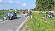 Zwei der beteiligten Fahrzeuge wurden völlig zerfetzt.