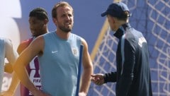 Harry Kane im Gespräch mit Nationaltrainer Thomas Tuchel. 