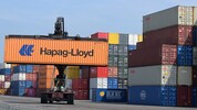 Der Container-Stapel mit Waren aus NÖ für ausländische Märkte ist kleiner geworden.