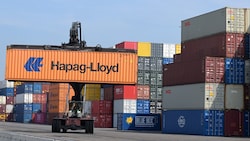 Der Container-Stapel mit Waren aus NÖ für ausländische Märkte ist kleiner geworden.