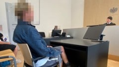 Der Angeklagte wurde betrunken vorgeführt, sprach kaum verständlich und sorgte mit seiner ...