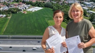 Narbesgruber und Krismer kämpfen weiter, damit nicht noch mehr Grünflächen in Leobersdorf dem ...
