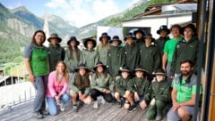 Auftaktveranstaltung der Kärntnermilch-Junior-Ranger im Haus der Steinböcke: Die 15 Mädchen und ...