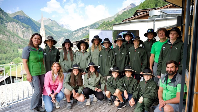 Auftaktveranstaltung der Kärntnermilch-Junior-Ranger im Haus der Steinböcke: Die 15 Mädchen und ...