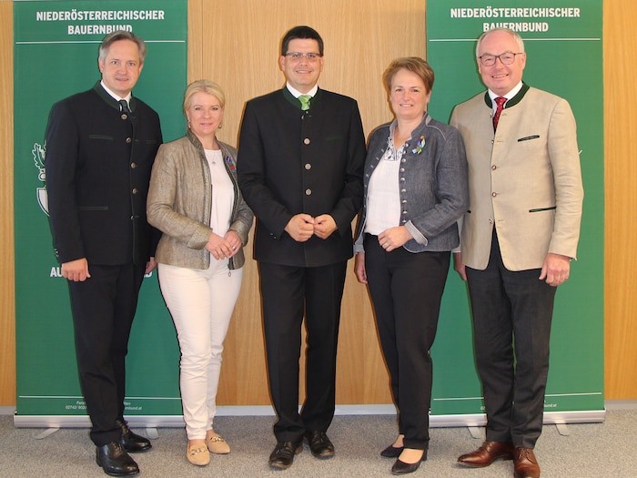 Der scheidende Präsident Johannes Schmuckenschlager mit Irene Neumann-Hartberger, seinem ...