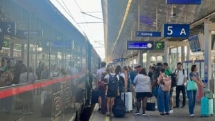 Die ÖBB entschuldigen sich für das Zugchaos am vergangenen Wochenende. Doch Fahrgäste, die ...