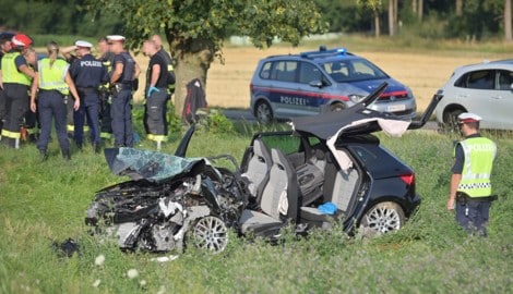 Der Seat Ibiza der Spanier wurde aufgeschnitten, um den Lenker zu befreien.