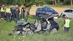 Der Seat Ibiza der Spanier wurde aufgeschnitten, um den Lenker zu befreien.