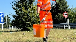 Die Asfinag Mitarbeiter im Einsatz entlang den Autobahnen.