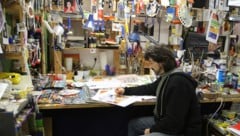 Rainer M. Osinger in seinem Atelier in Taggenbrunn.