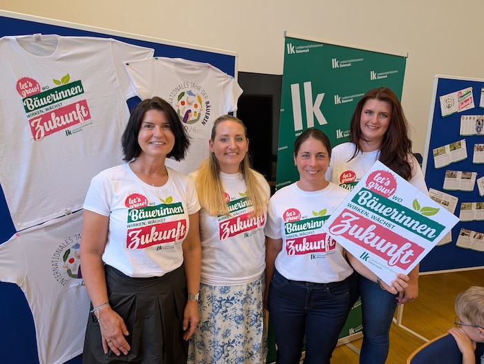 Landesbäuerin Ursula Reiter, Bäuerinnen Eva Schulz, Maria Kamsker, Julia Flicker (v.li.) , die ...