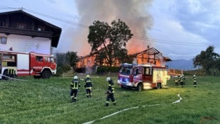 Das Stallgebäude ging in Flammen auf 