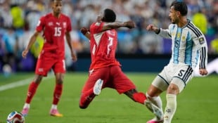 In diesem Fall war Argentiniens Leandro Paredes (rechts) nicht der Übeltäter. 