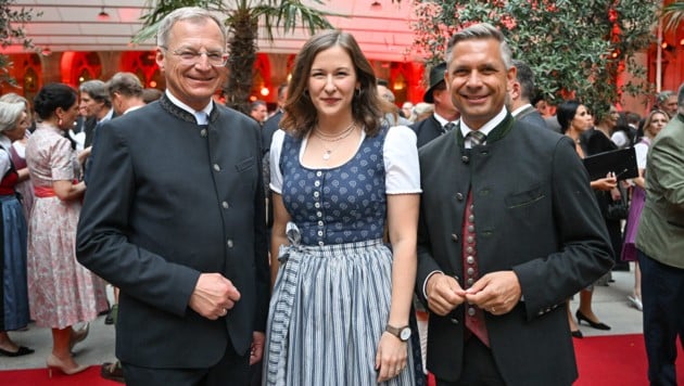 Rucks Partei-„Freunde“ Thomas Stelzer (links) und Wolfgang Hattmannsdorfer (im Bild am ...