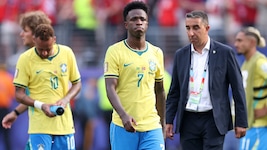 Vinicius Junior (Mitte) unterzog sich einer Schönheits-OP.
