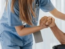 Rund 2000 Personen müssen in Niederösterreich nicht nur selbst für einen Heimplatz bezahlen, ...